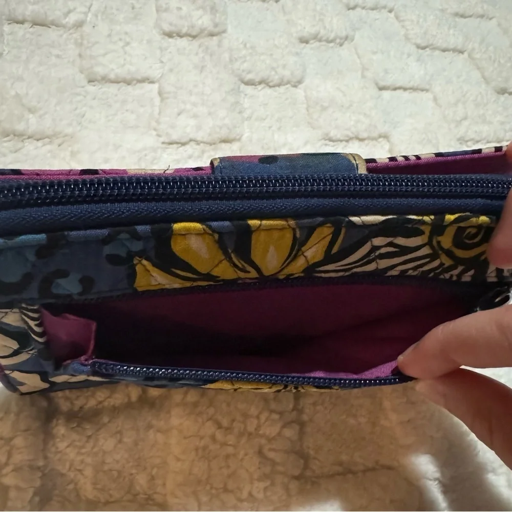Vera Bradley African Violet Turn Lock Quilted Wallet Retired Pattern 7.5” x 4.5” - Picture 5 of 6